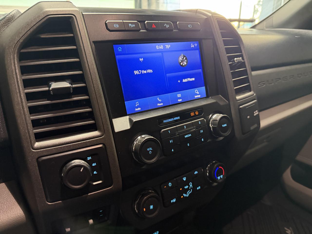 Ford Super Duty F-350 DRW Crew Cab 176" WB XLT 4WD 2020