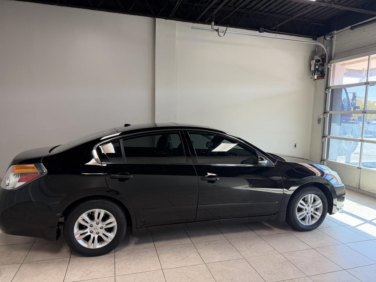 Nissan Altima 4dr Sdn I4 CVT 2.5 SL 2012
