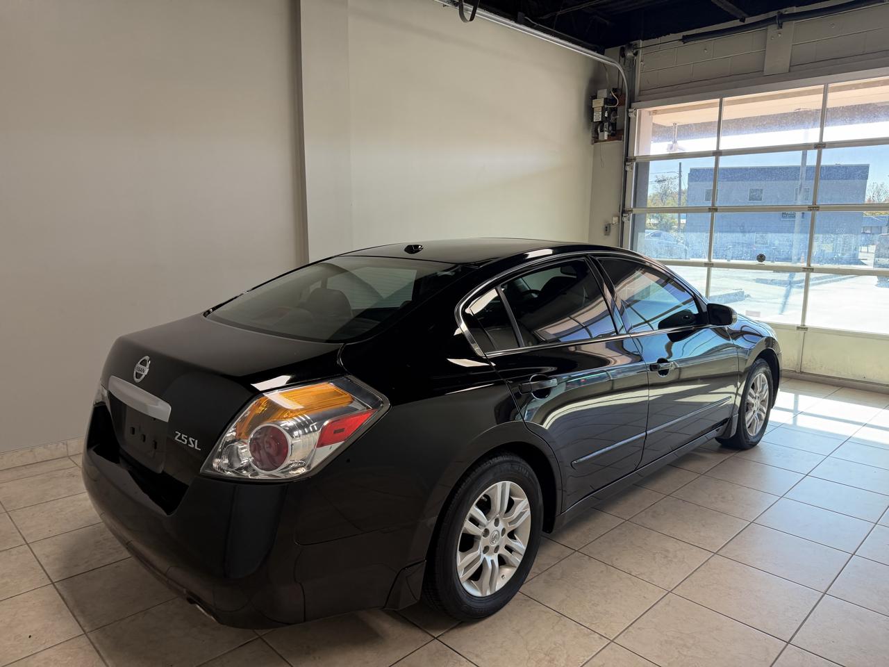 Nissan Altima 4dr Sdn I4 CVT 2.5 SL 2012