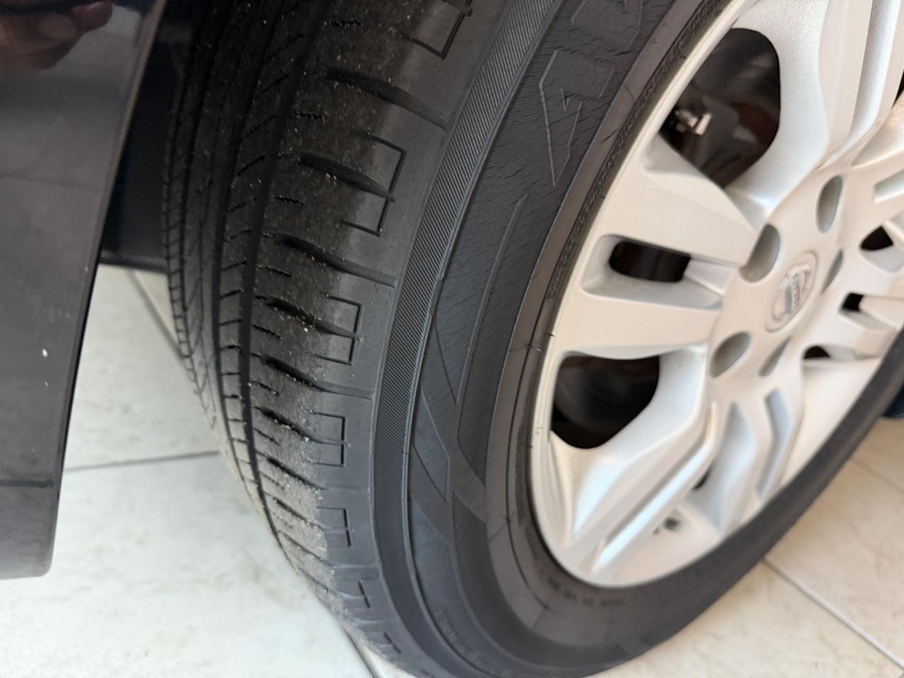 Nissan Altima 4dr Sdn I4 CVT 2.5 SL 2012