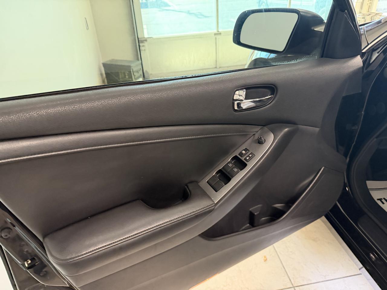 Nissan Altima 4dr Sdn I4 CVT 2.5 SL 2012