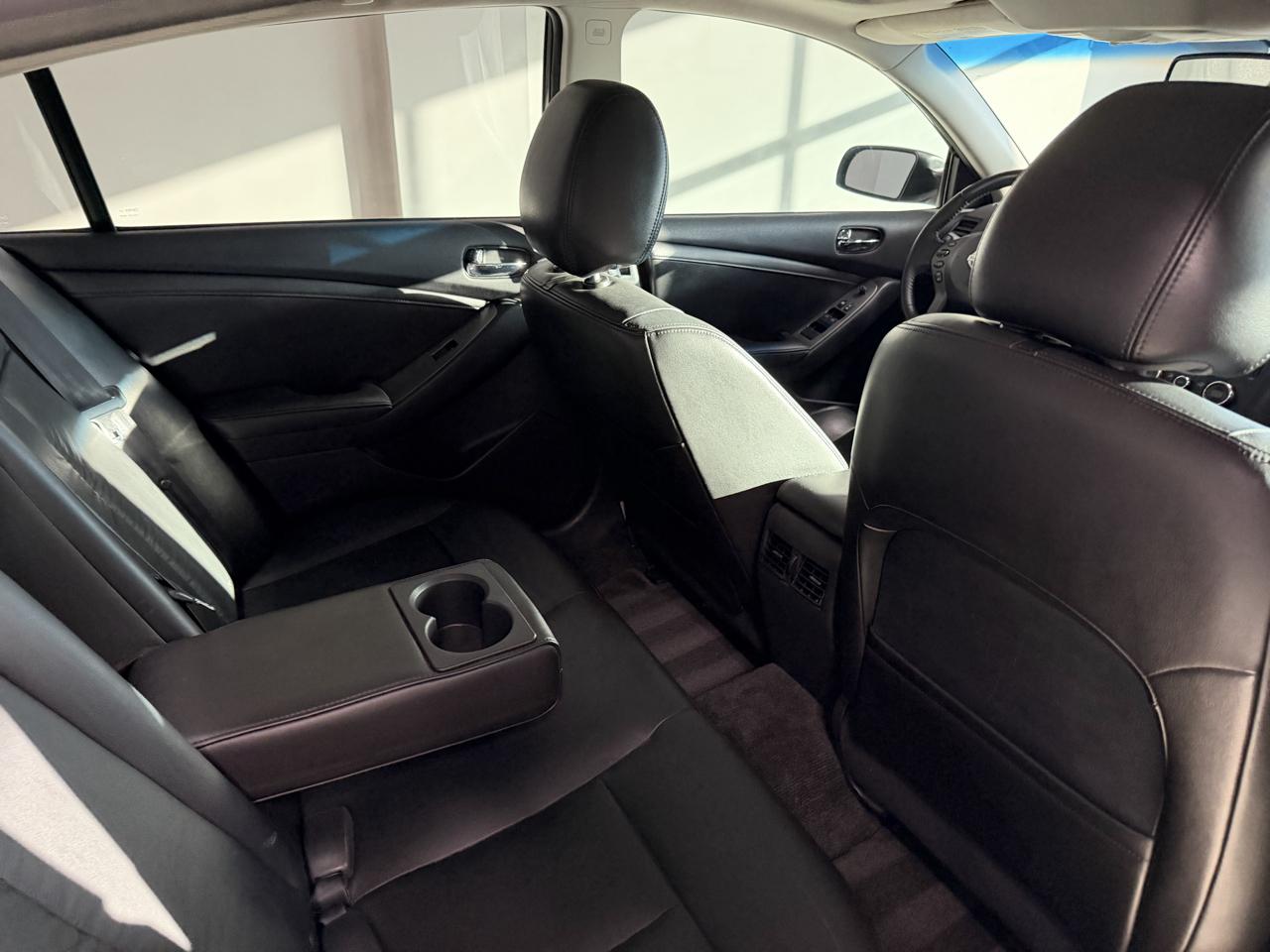 Nissan Altima 4dr Sdn I4 CVT 2.5 SL 2012