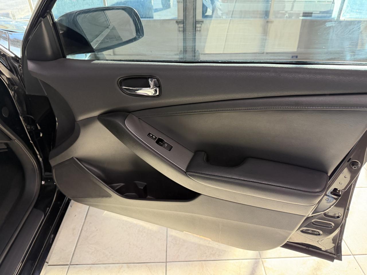 Nissan Altima 4dr Sdn I4 CVT 2.5 SL 2012