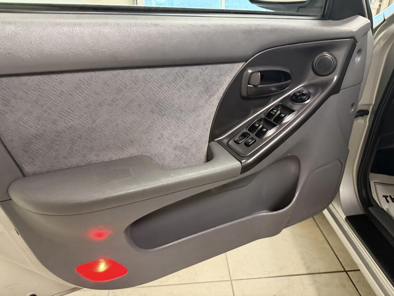 Hyundai Elantra 4dr Sdn Limited Auto 2006