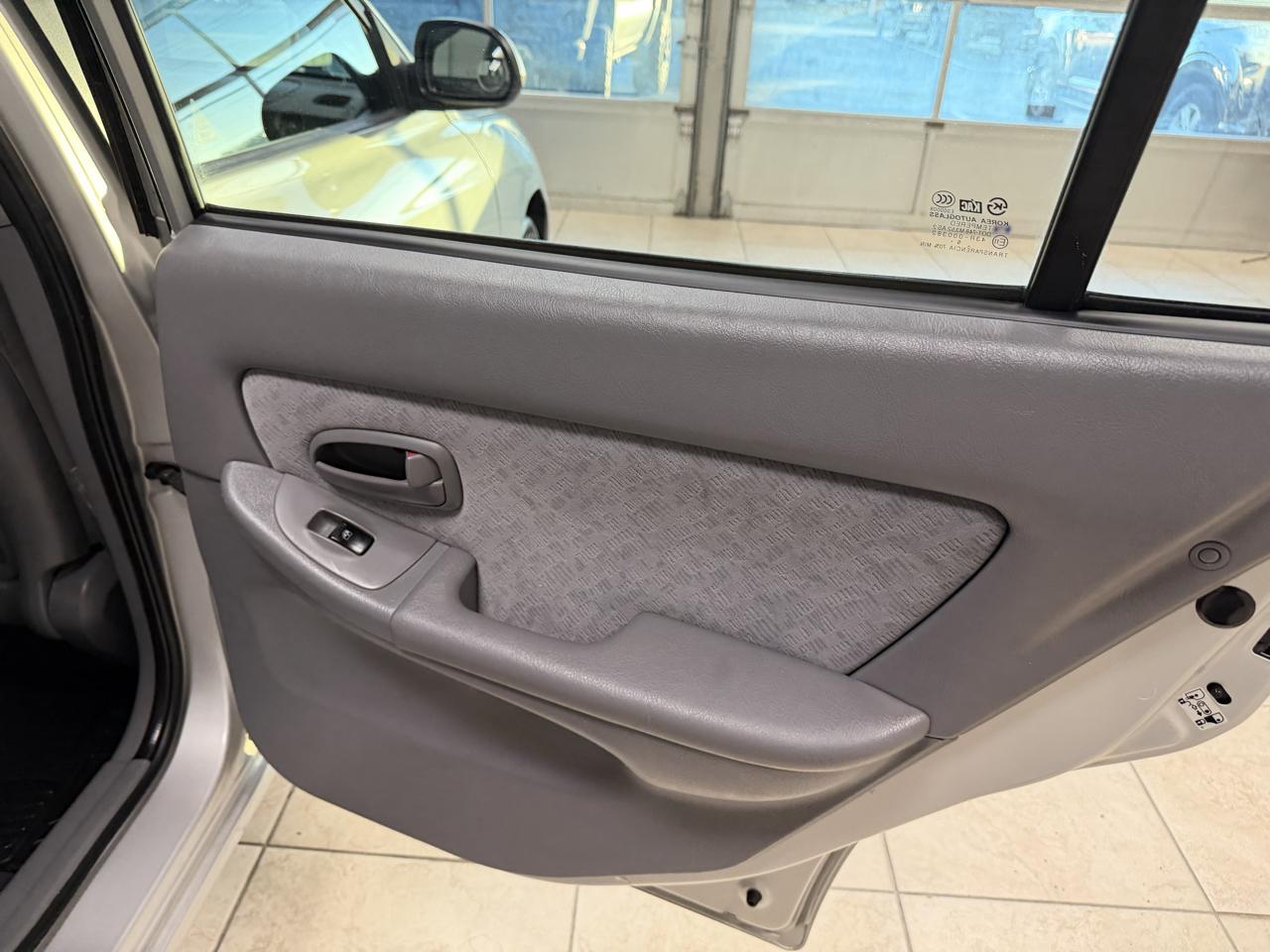 Hyundai Elantra 4dr Sdn Limited Auto 2006