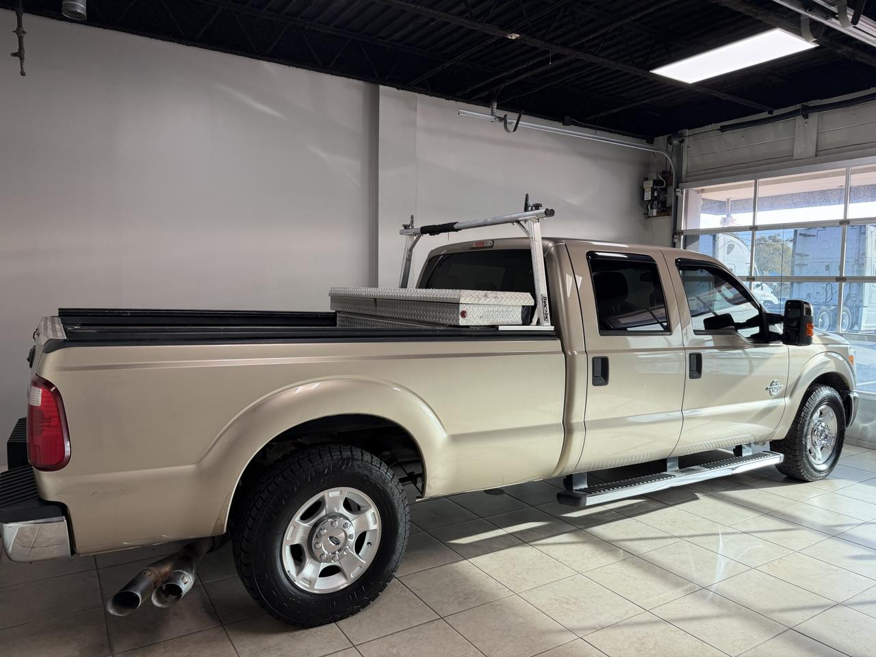 Ford Super Duty F-350 SRW 2WD Crew Cab 172" XLT 2011