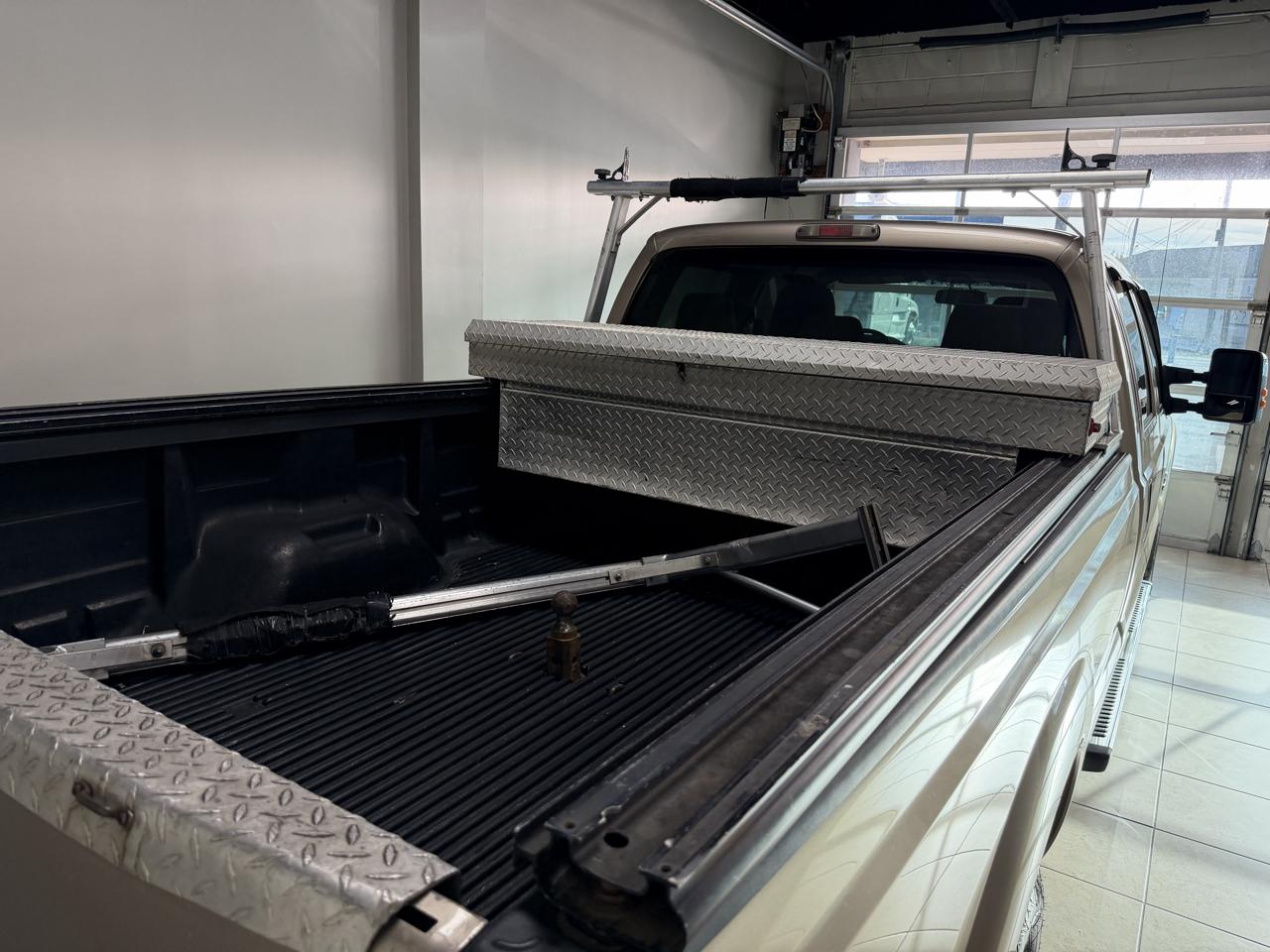 Ford Super Duty F-350 SRW 2WD Crew Cab 172" XLT 2011