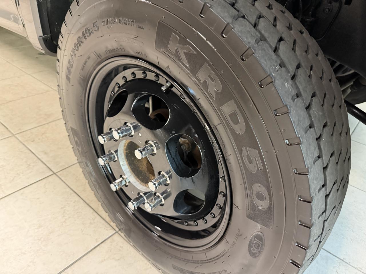 Ford Super Duty F-350 DRW Lariat 4WD Crew Cab 8' Box 2017