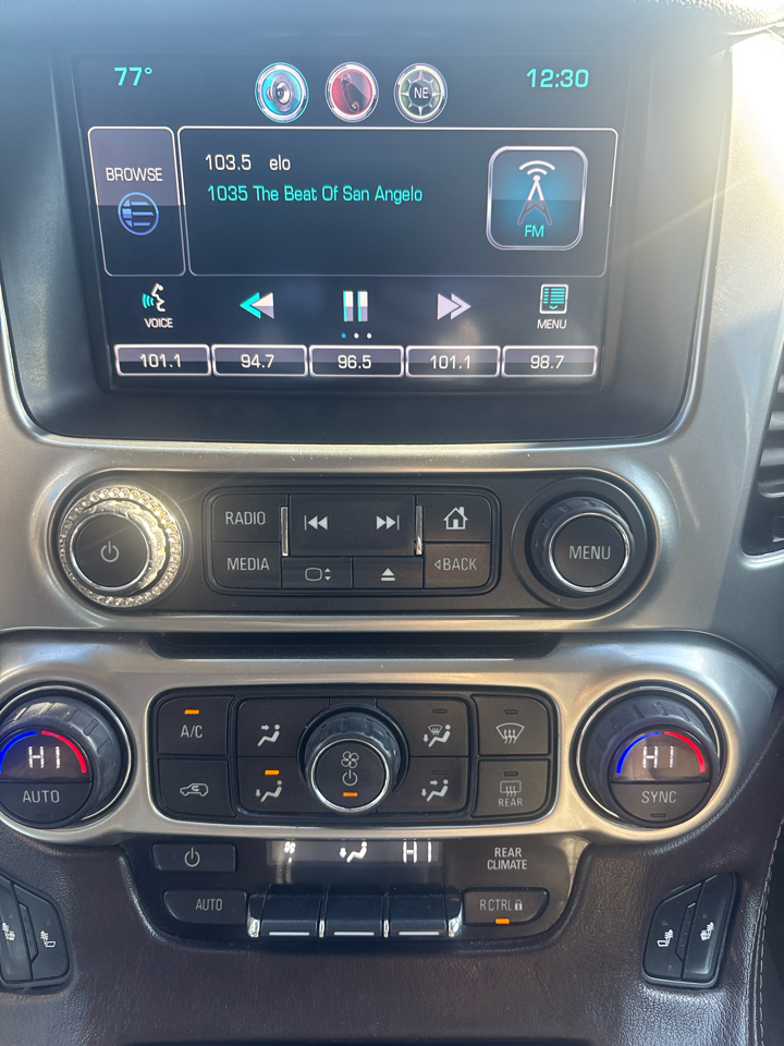 Chevrolet Suburban  2015