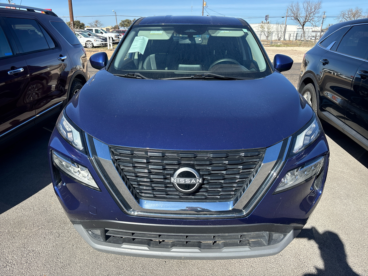 2023 Nissan Rogue SV's photo