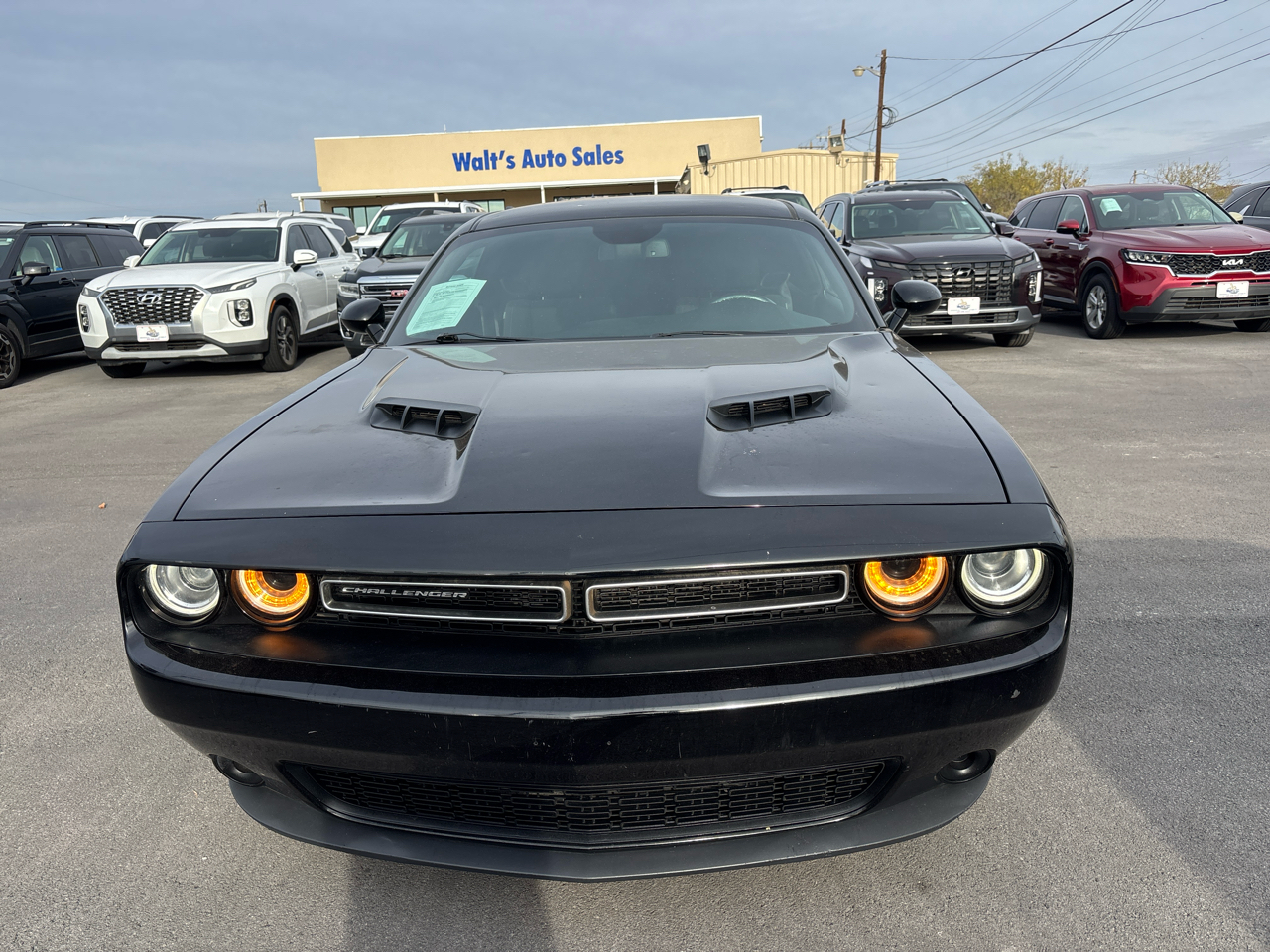2017 Dodge Challenger SXT's photo
