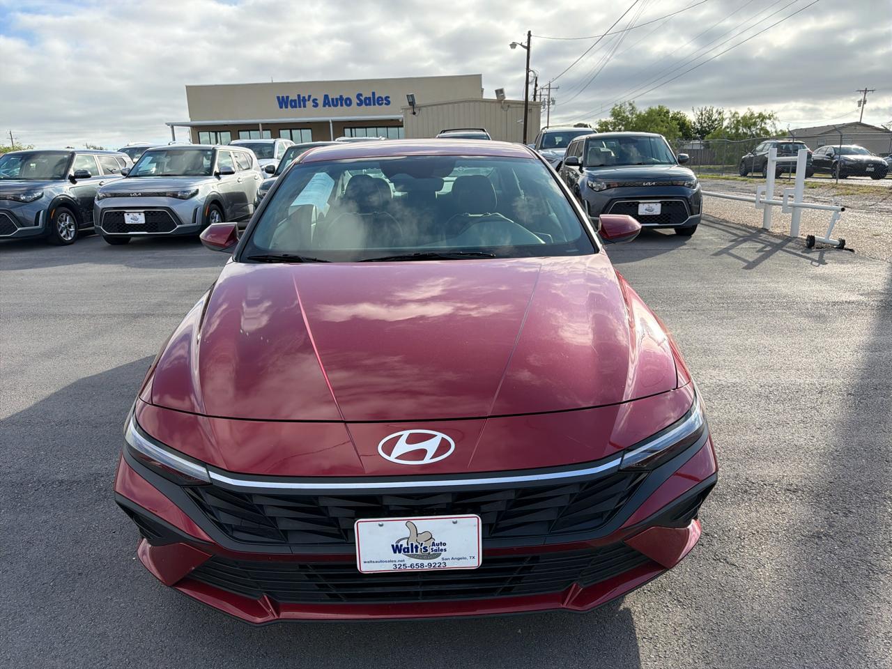 Hyundai Elantra  2024