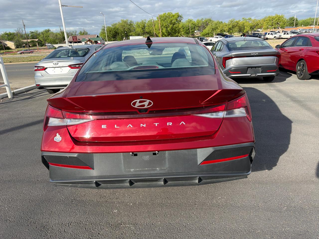Hyundai Elantra  2024
