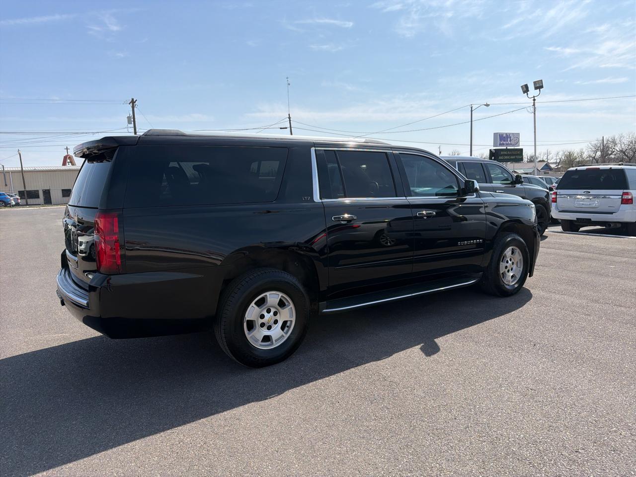 Chevrolet Suburban  2015
