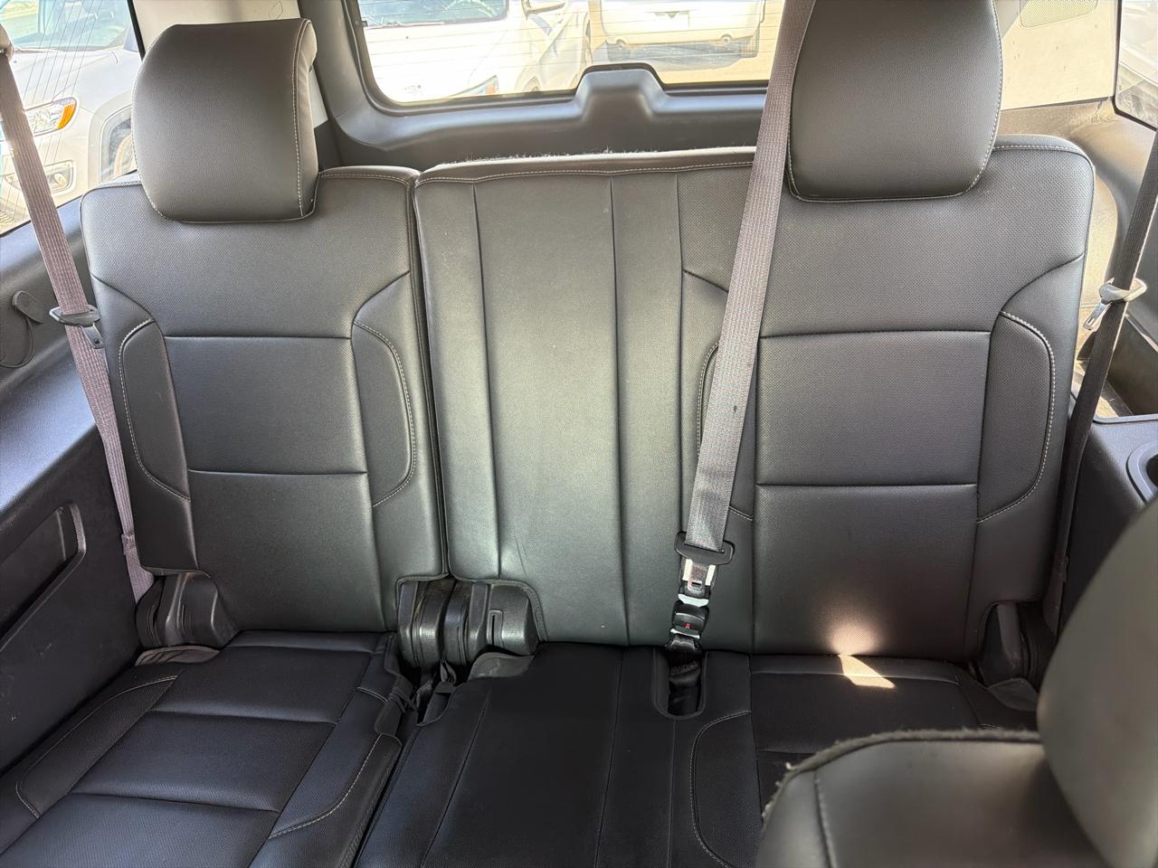 Chevrolet Suburban  2015