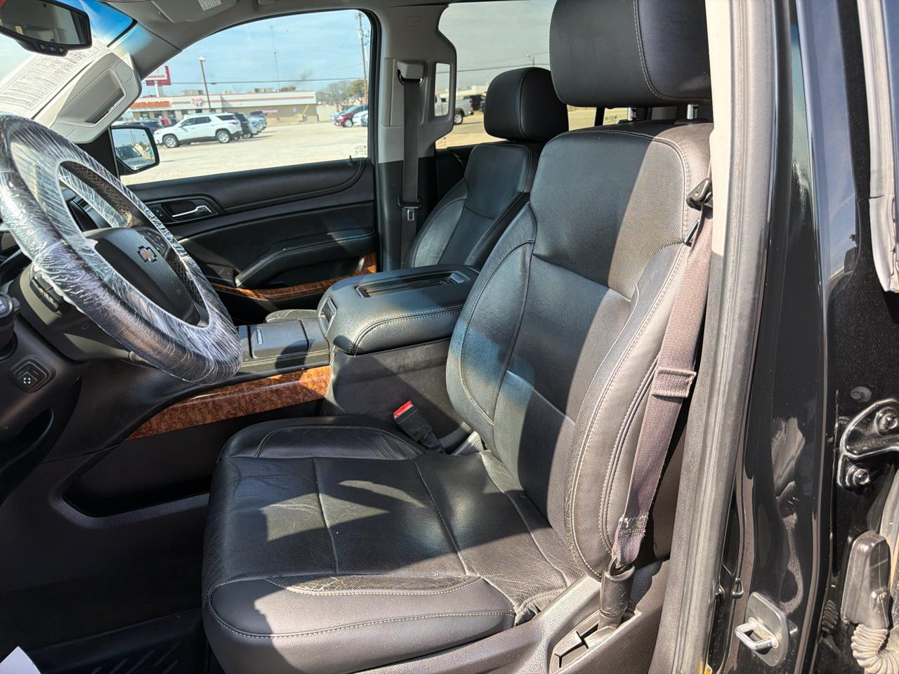 Chevrolet Suburban  2015