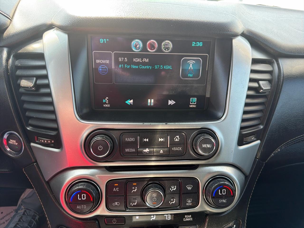 Chevrolet Suburban  2015