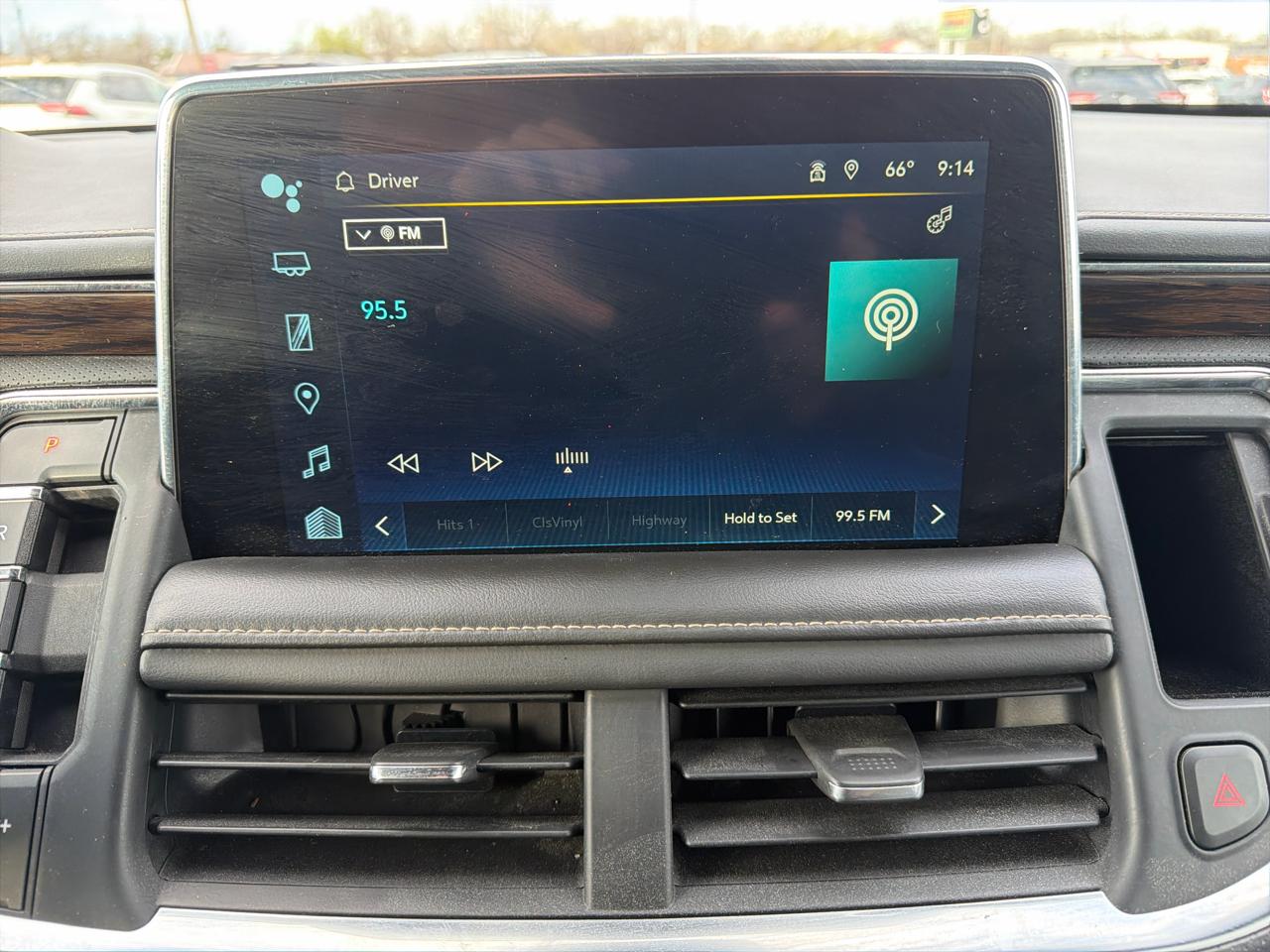 Chevrolet Suburban  2023