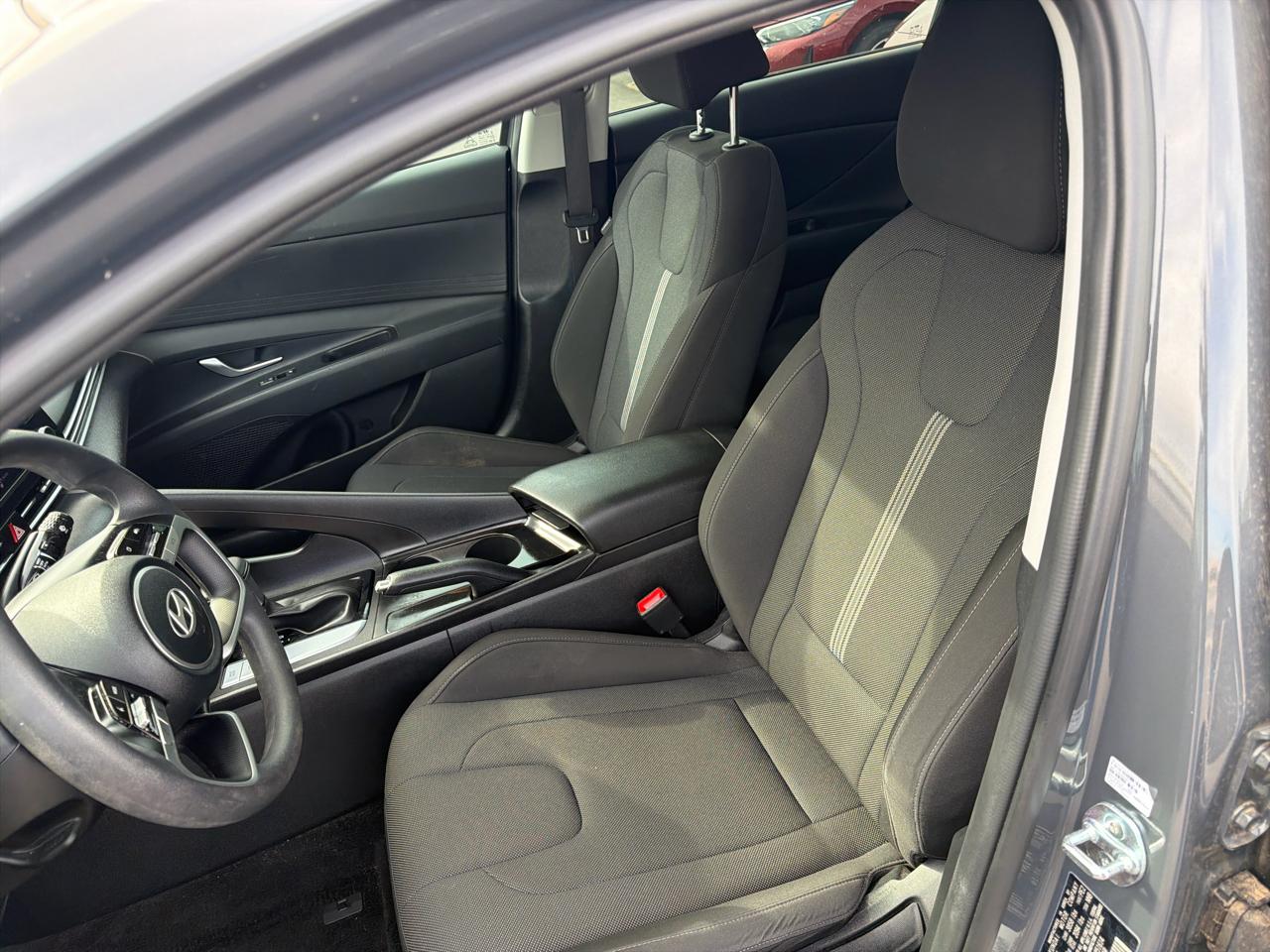 Hyundai Elantra  2024