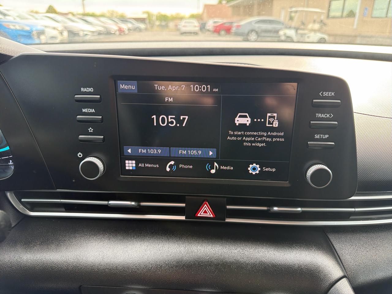Hyundai Elantra  2024