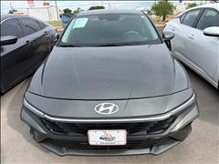 2024 Hyundai Elantra 