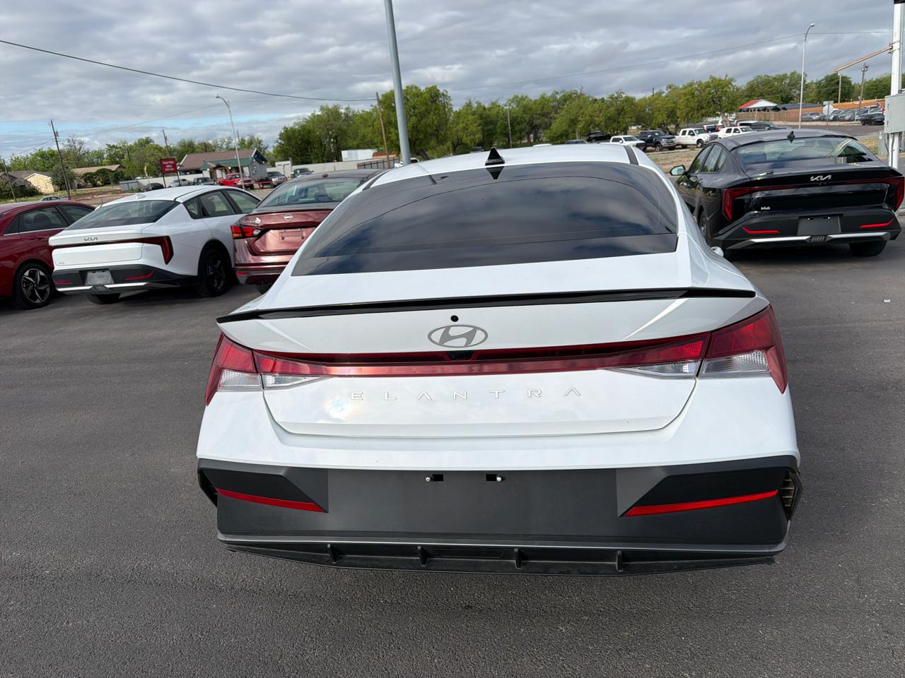 Hyundai Elantra  2025
