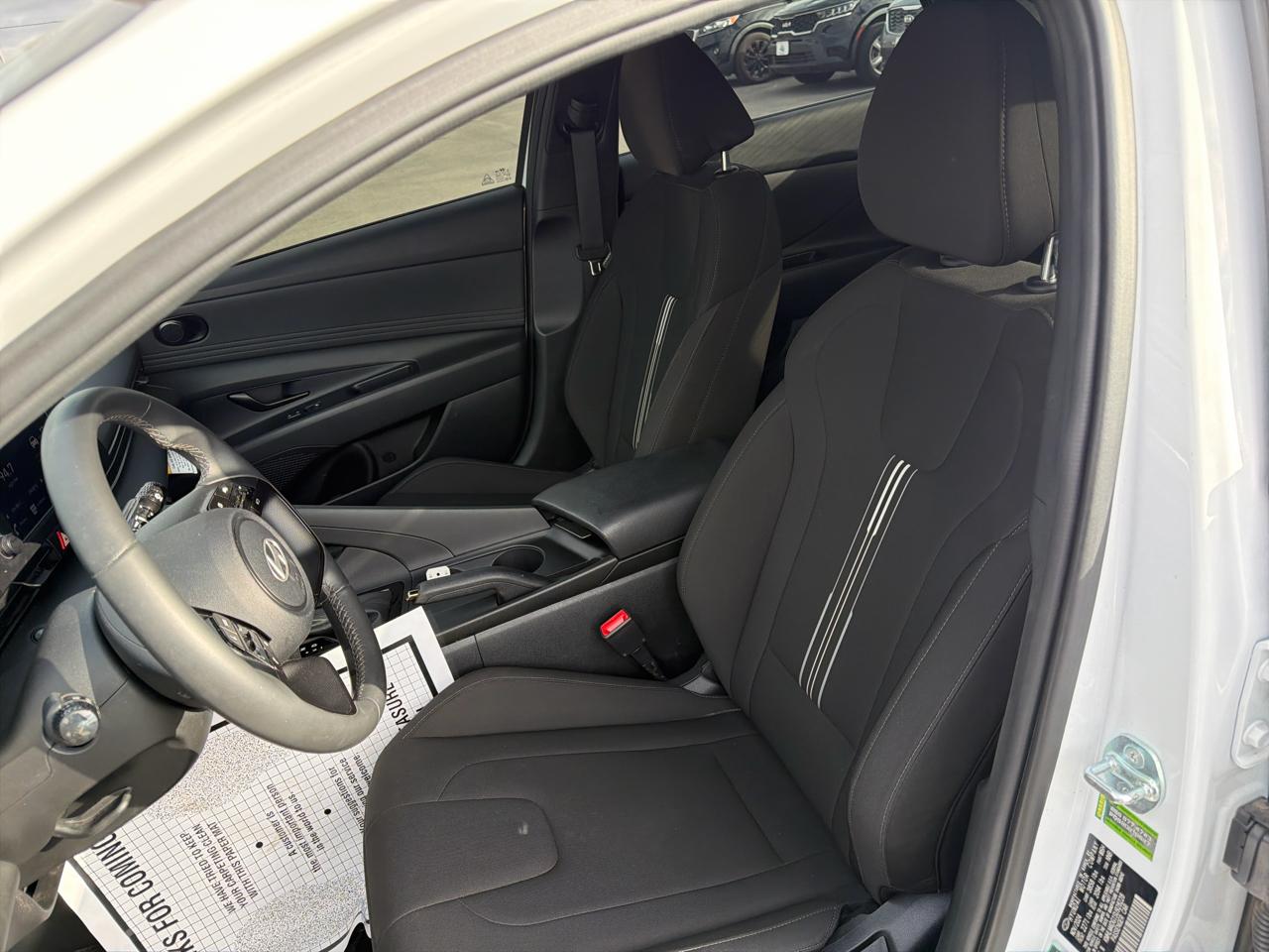 Hyundai Elantra  2025
