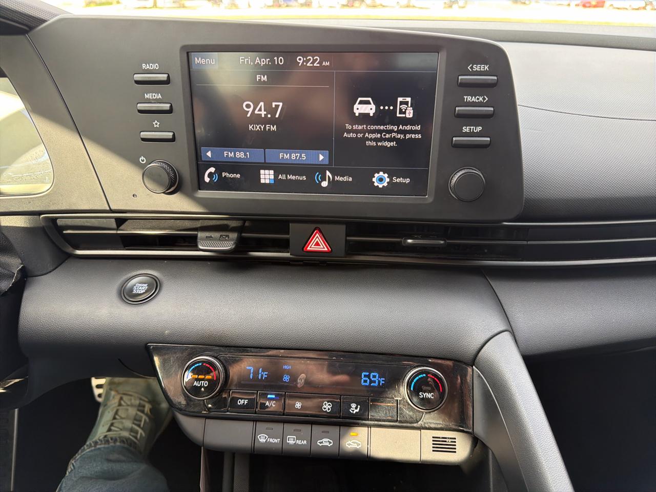 Hyundai Elantra  2025