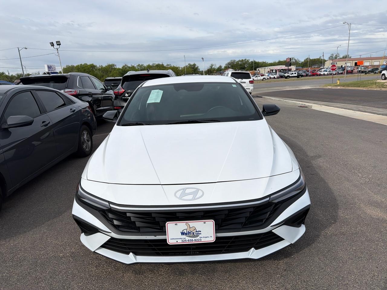Hyundai Elantra  2025