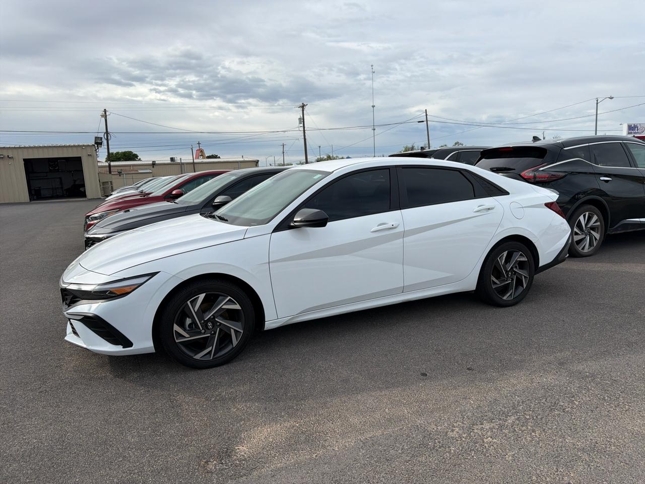 Hyundai Elantra  2025