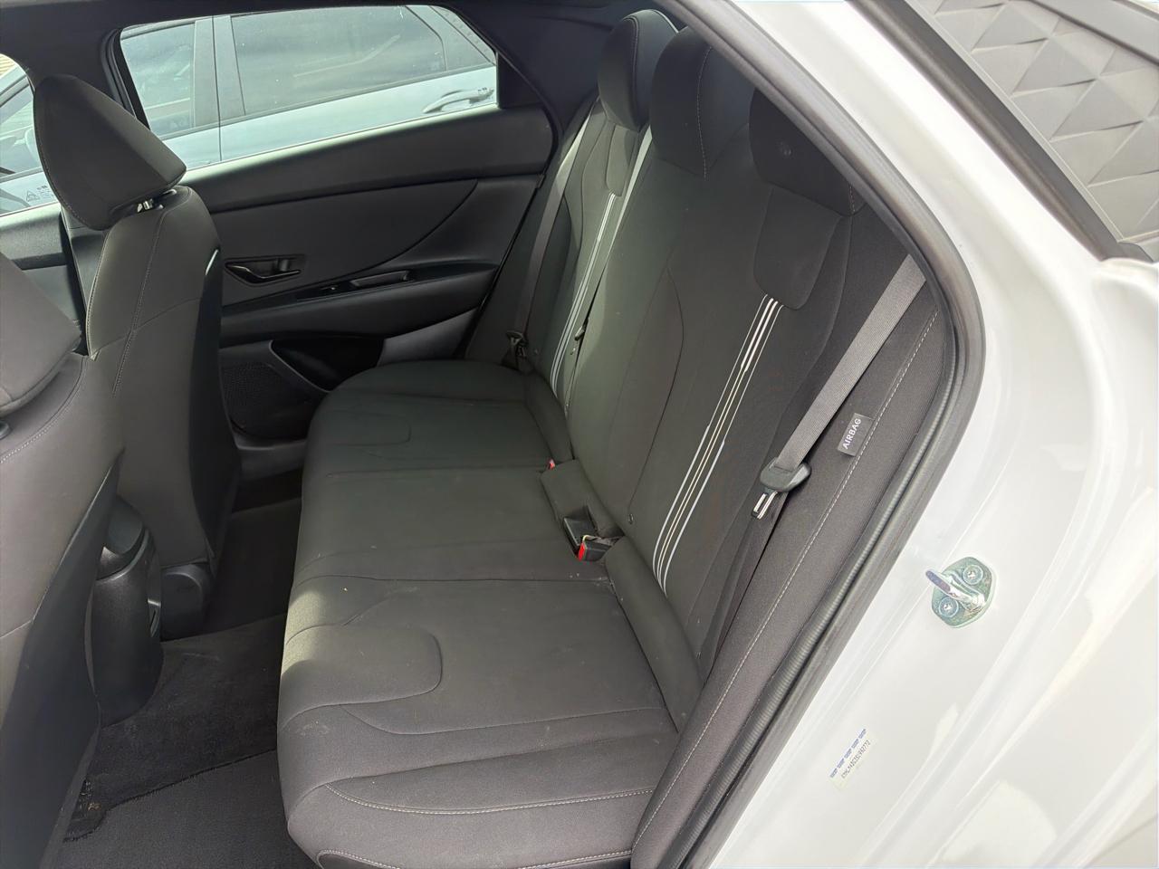 Hyundai Elantra  2025