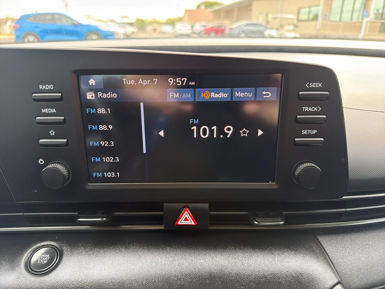 Hyundai Elantra  2025