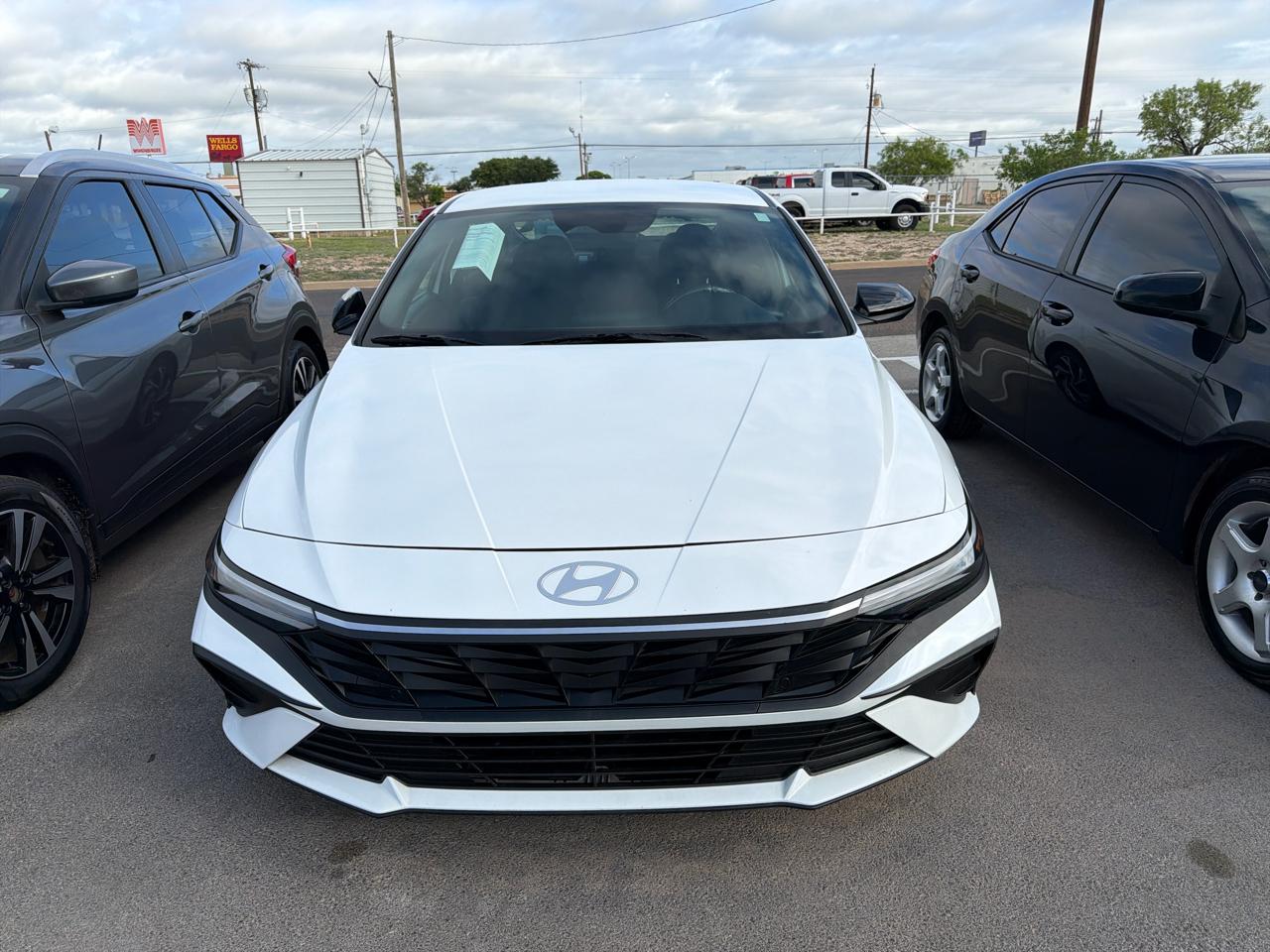Hyundai Elantra  2025