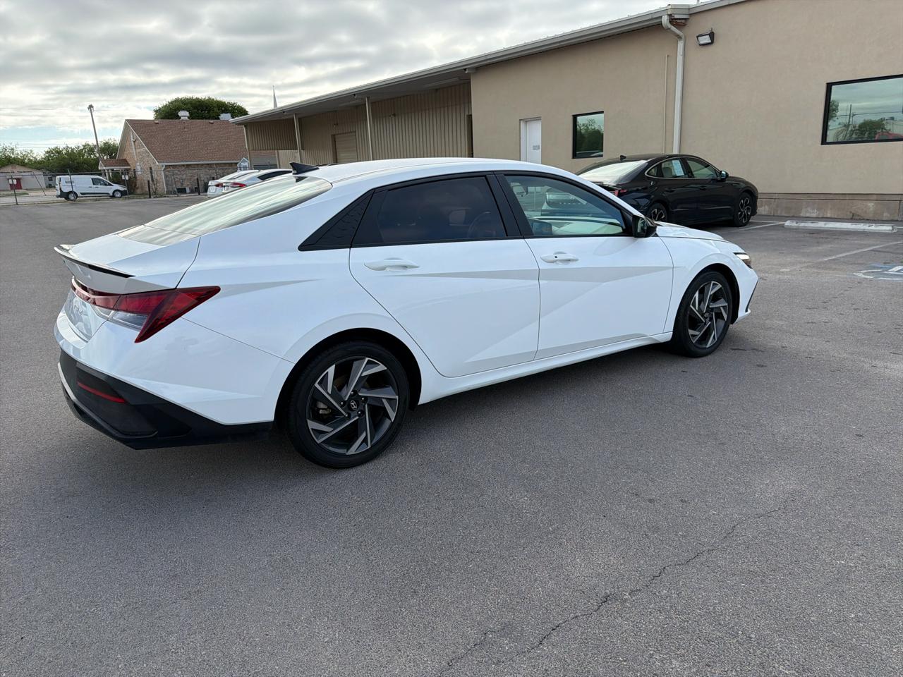 Hyundai Elantra  2025