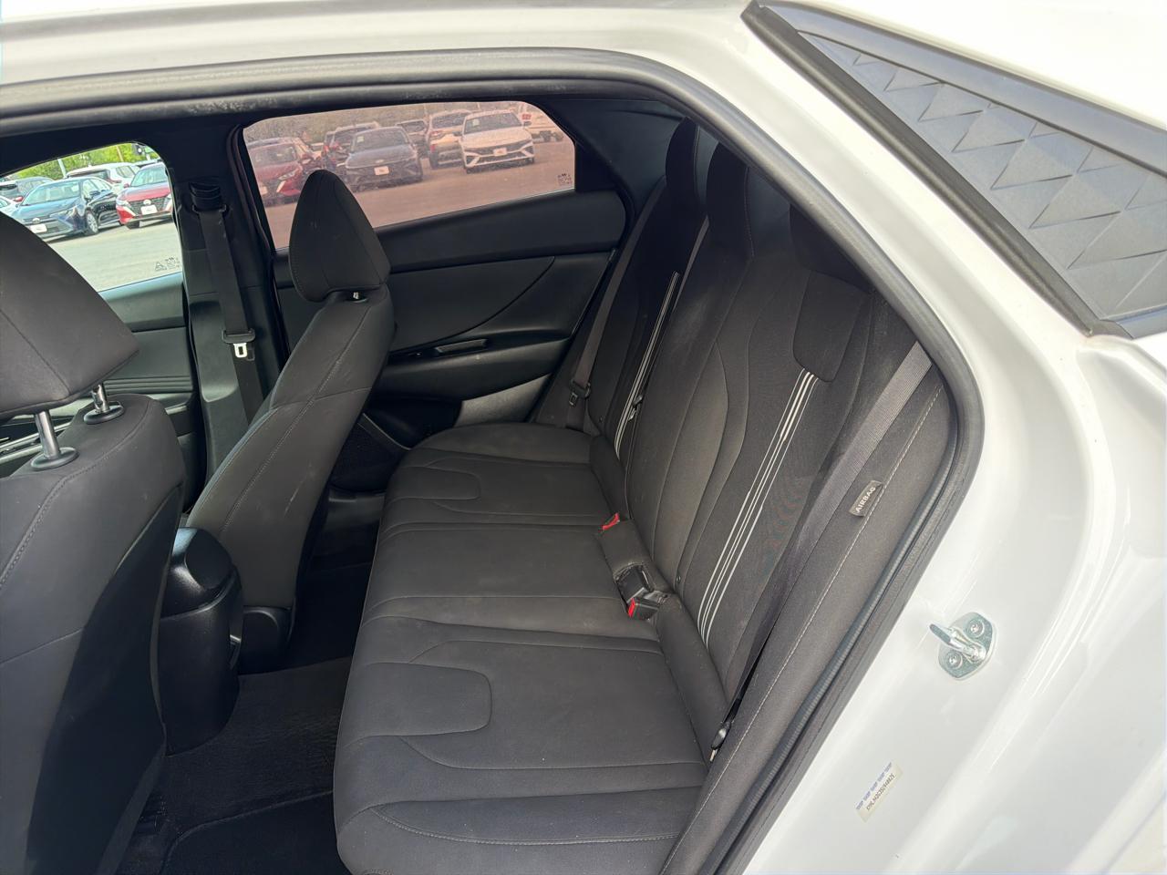 Hyundai Elantra  2025