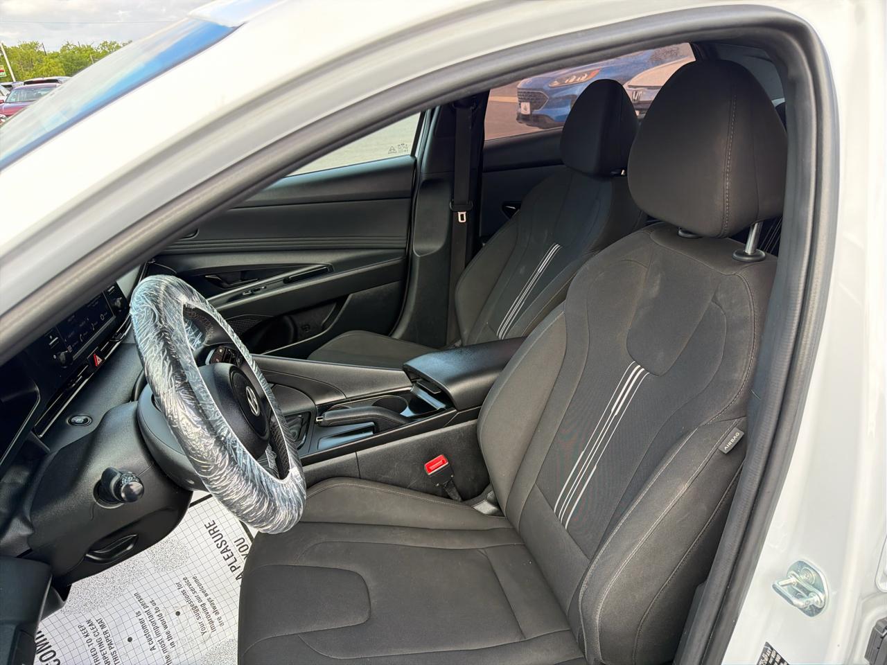 Hyundai Elantra  2025