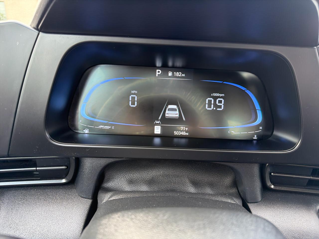 Hyundai Elantra  2025
