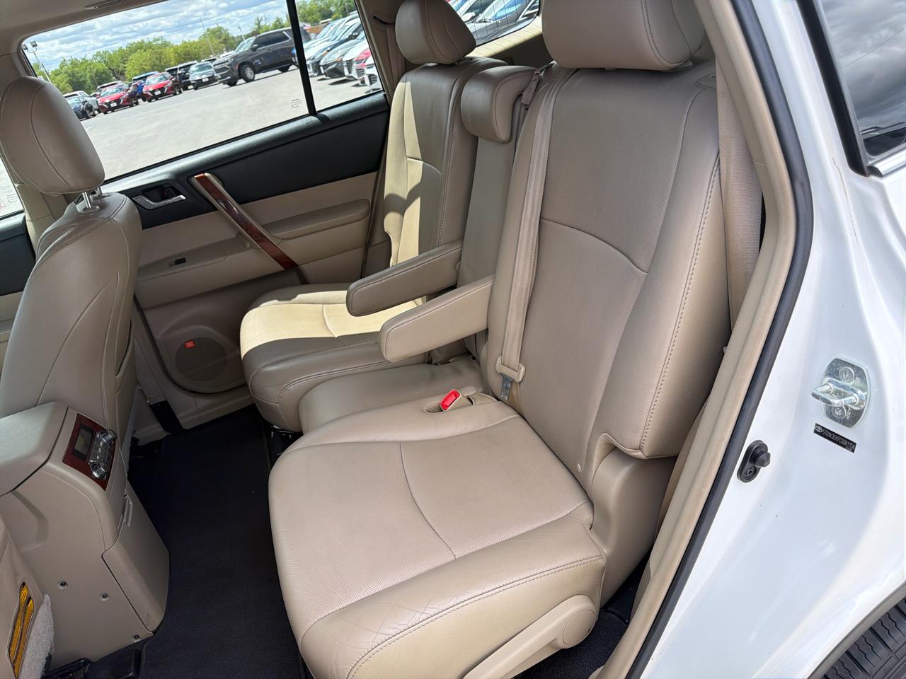 Toyota Highlander  2012