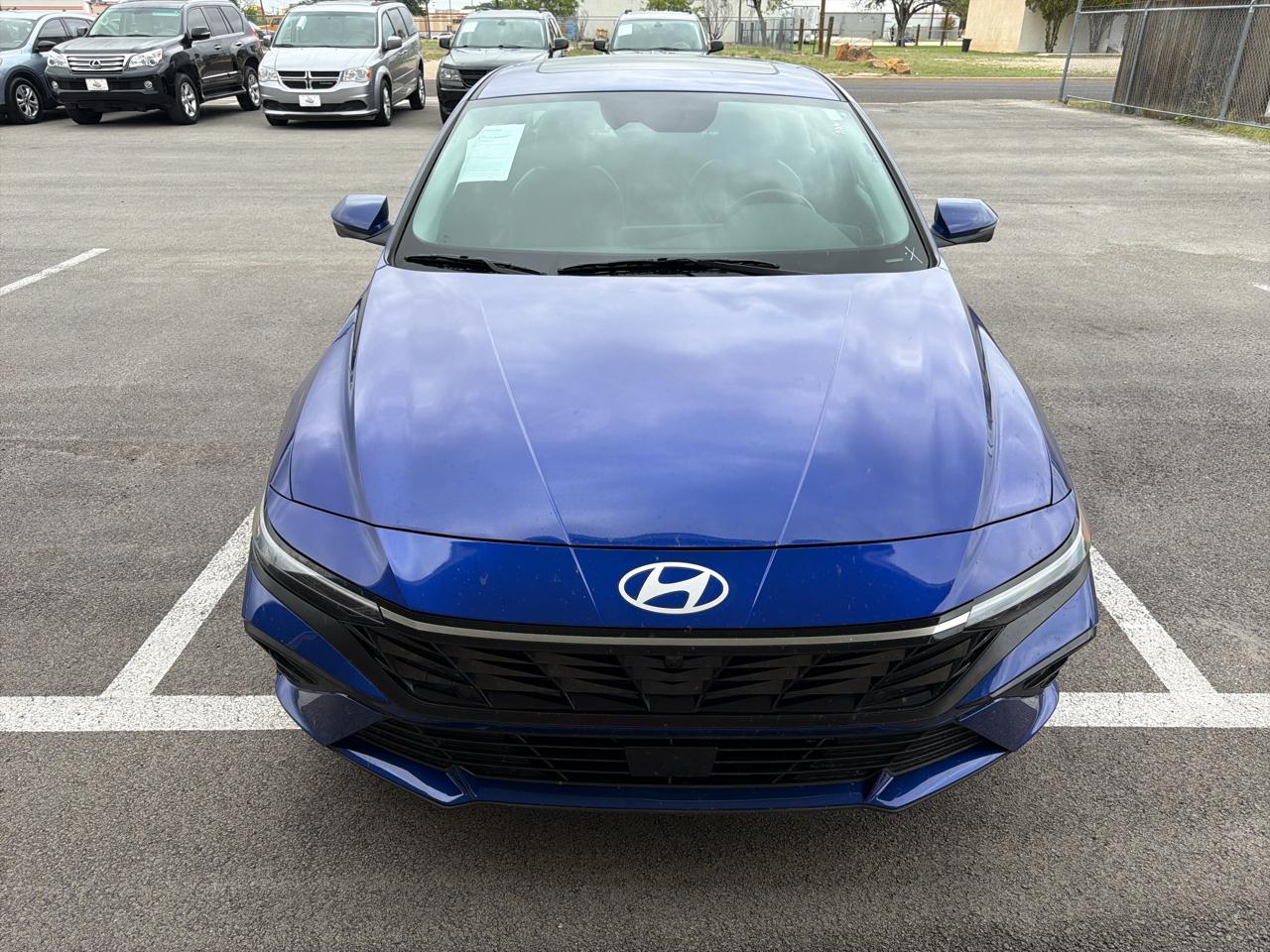 Hyundai Elantra  2024