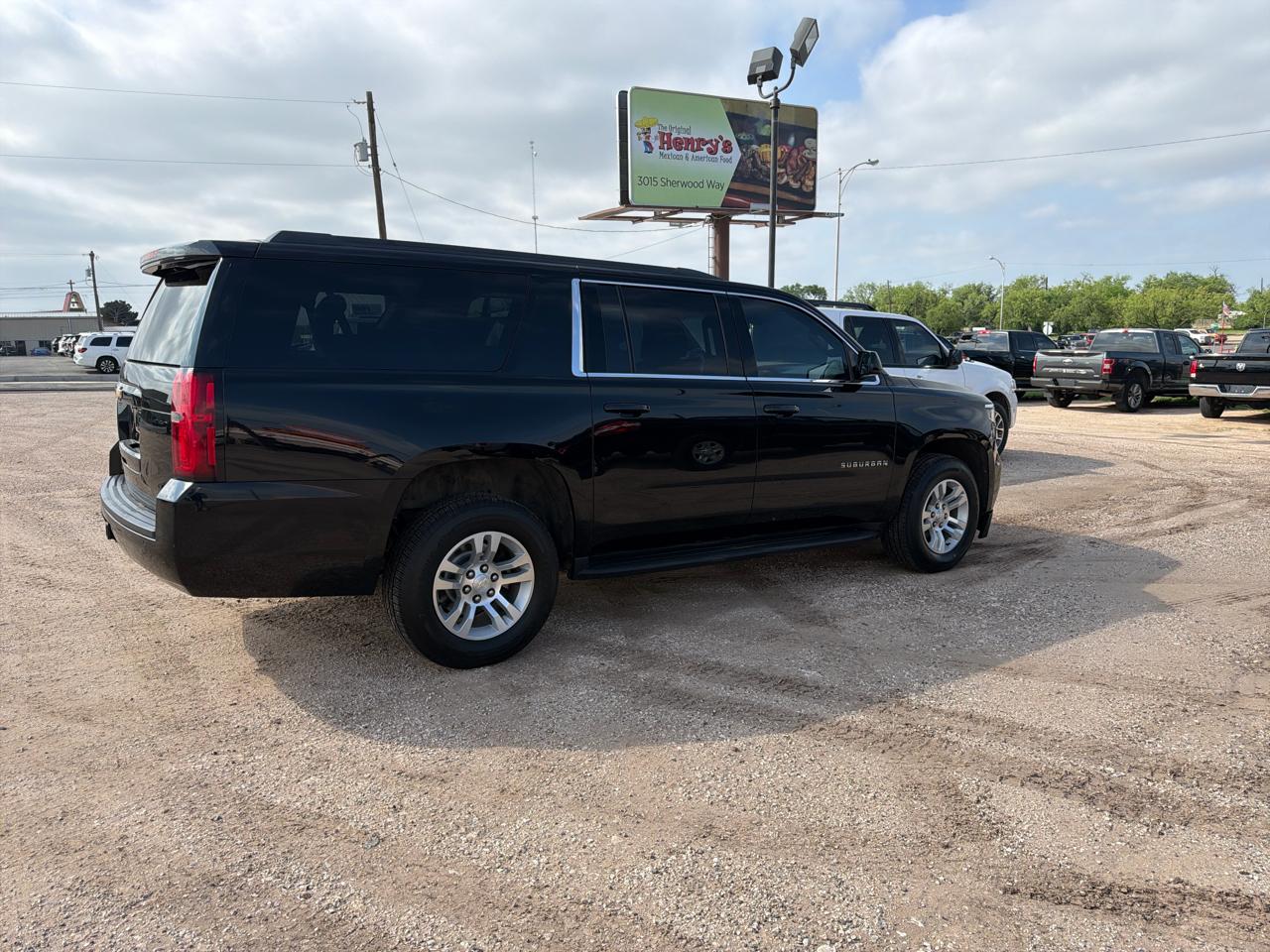 Chevrolet Suburban  2017