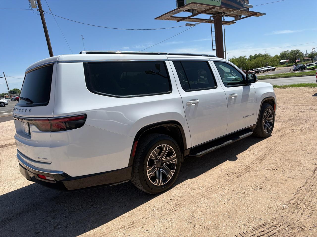 Jeep Wagoneer L  2023