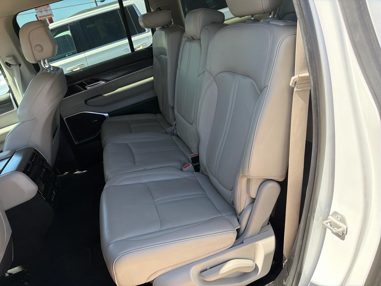 Jeep Wagoneer L  2023