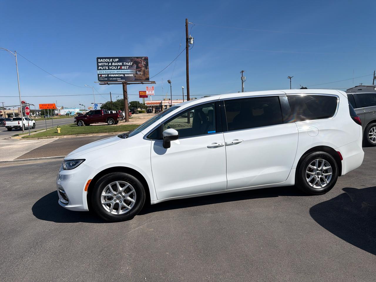 Chrysler Pacifica  2023