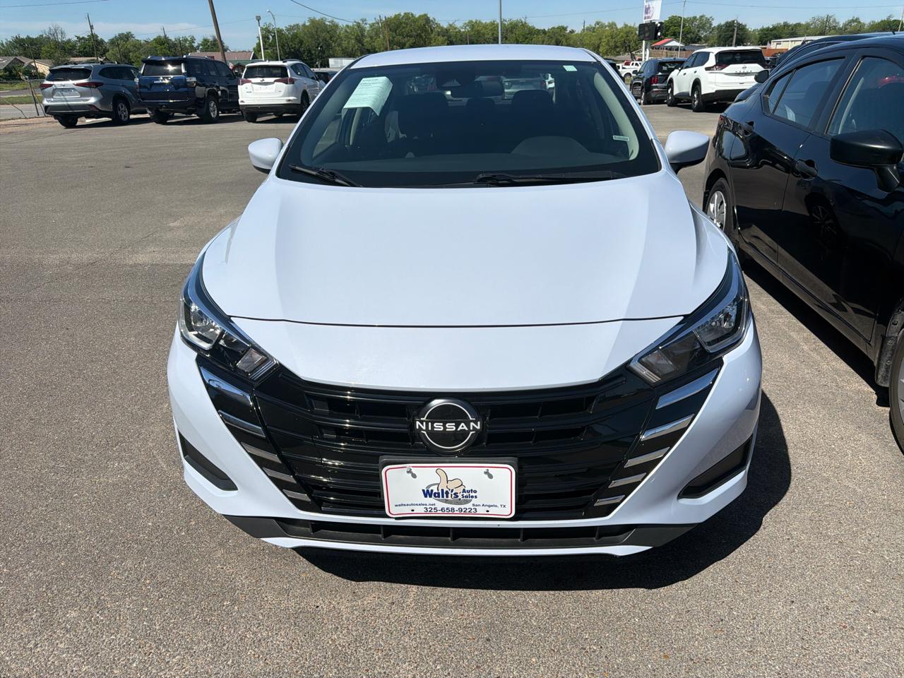 Nissan Versa  2024