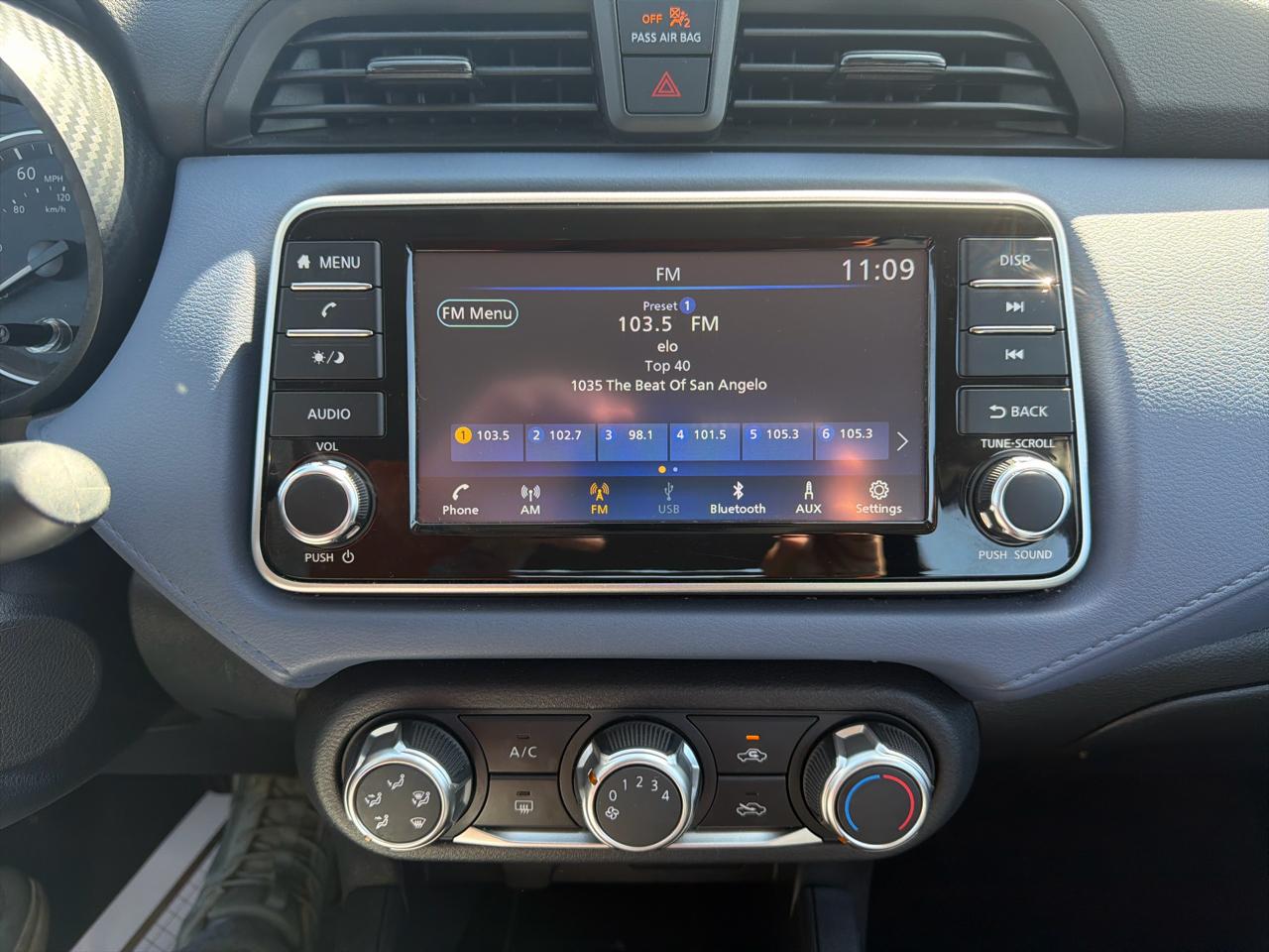 Nissan Versa  2024