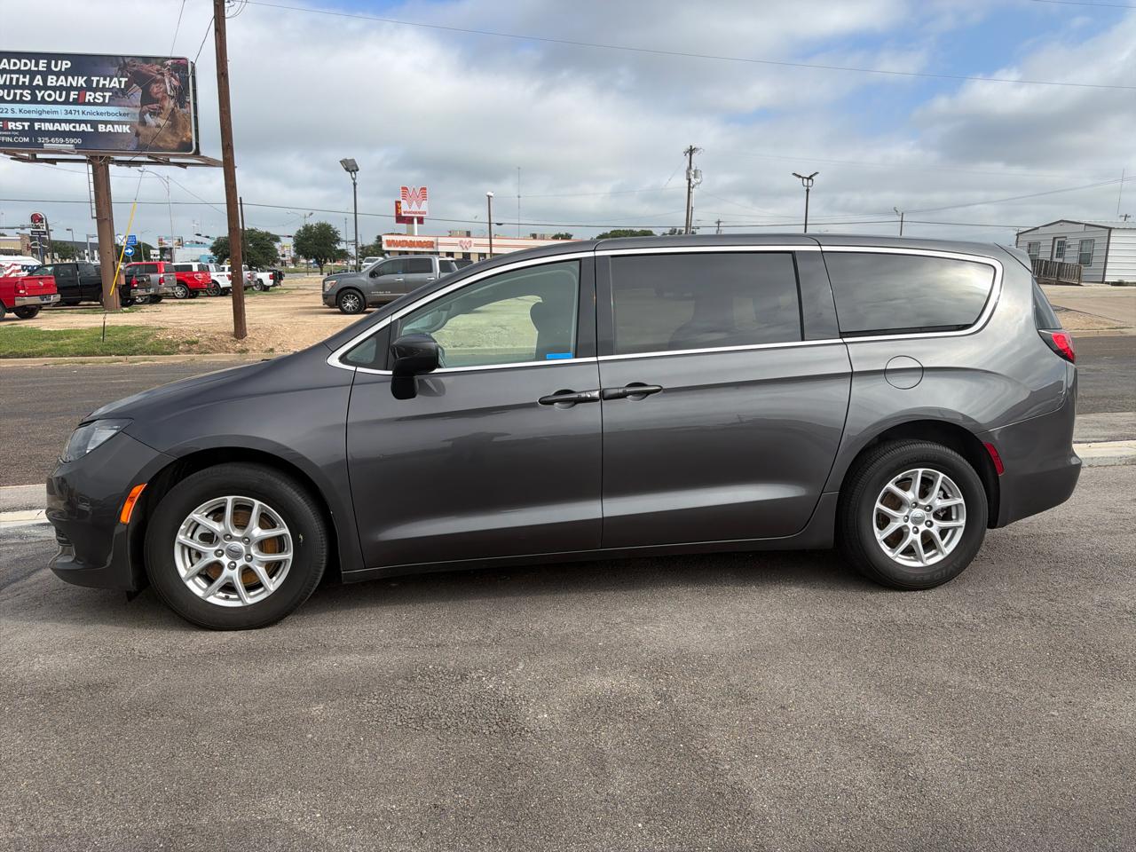 Chrysler Voyager  2023