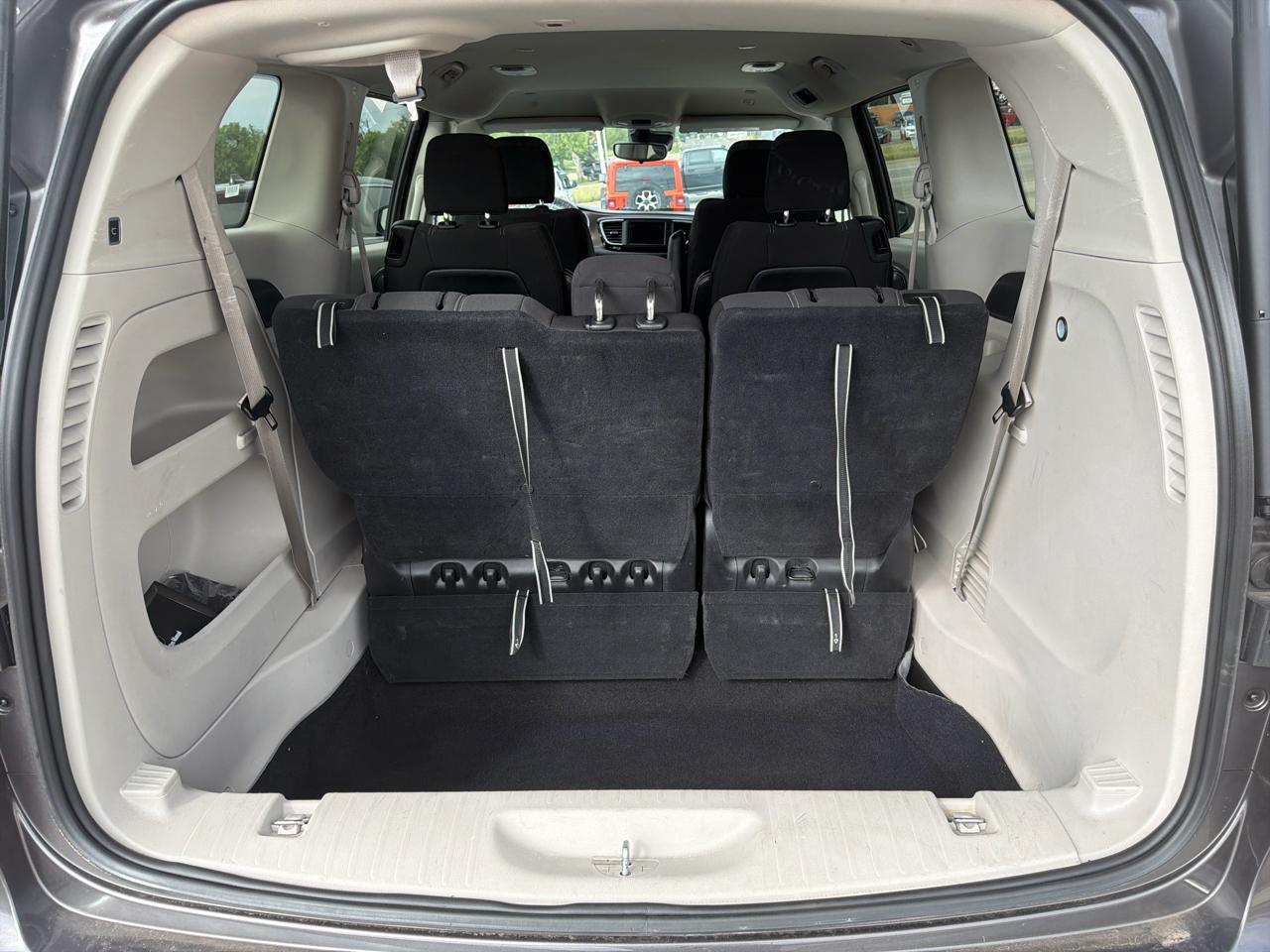 Chrysler Voyager  2023