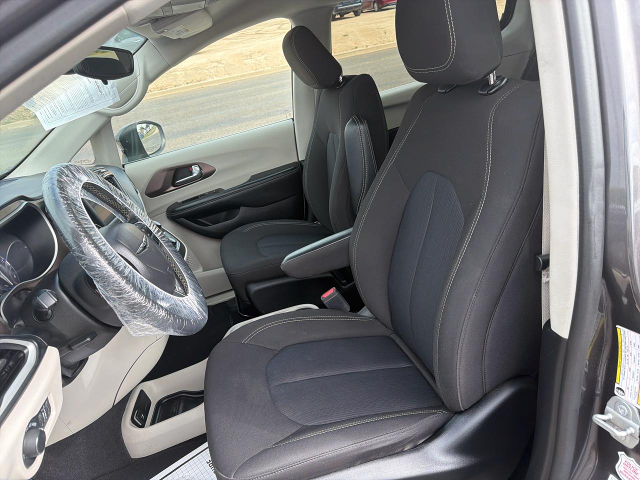 Chrysler Voyager  2023