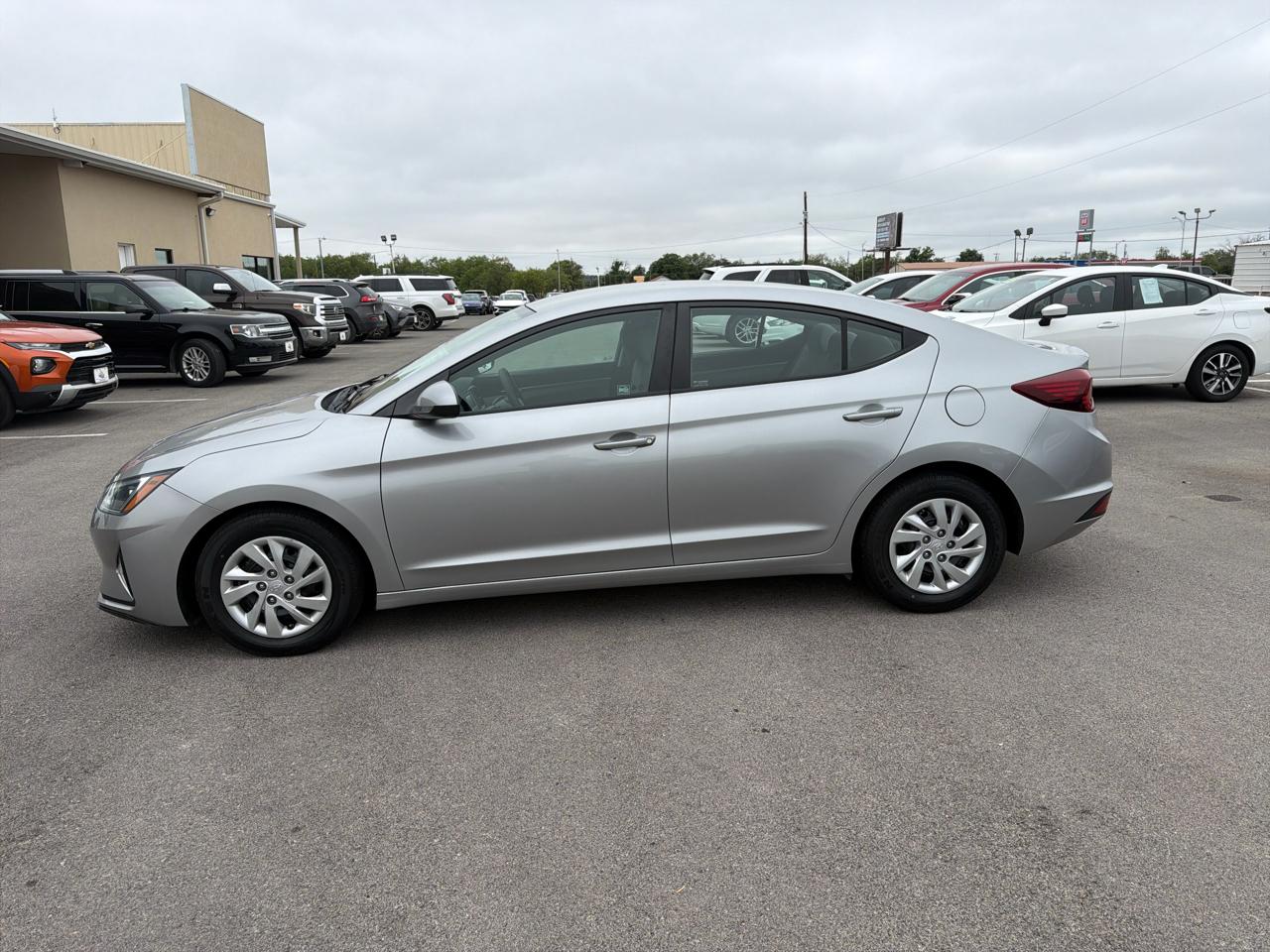 Hyundai Elantra  2020