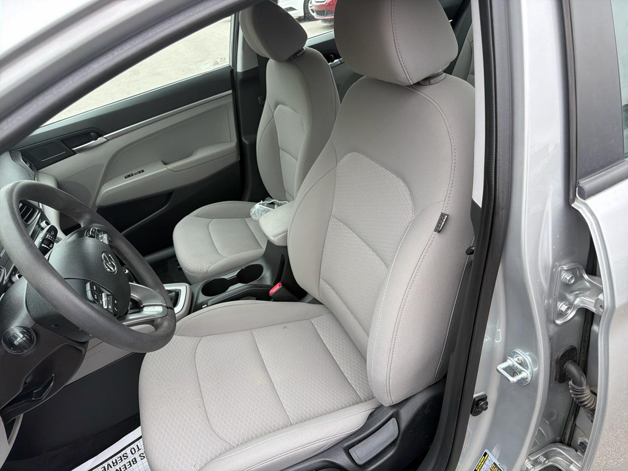 Hyundai Elantra  2020